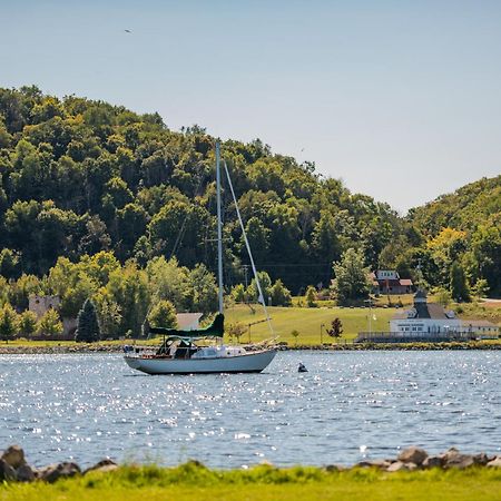 New Listing Beach Bliss 211! Stunning Bay View Traverse City Exterior photo