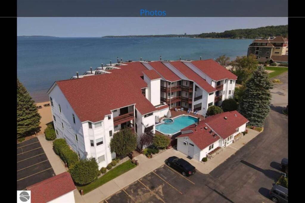 New Listing Beach Bliss 211! Stunning Bay View Traverse City Exterior photo