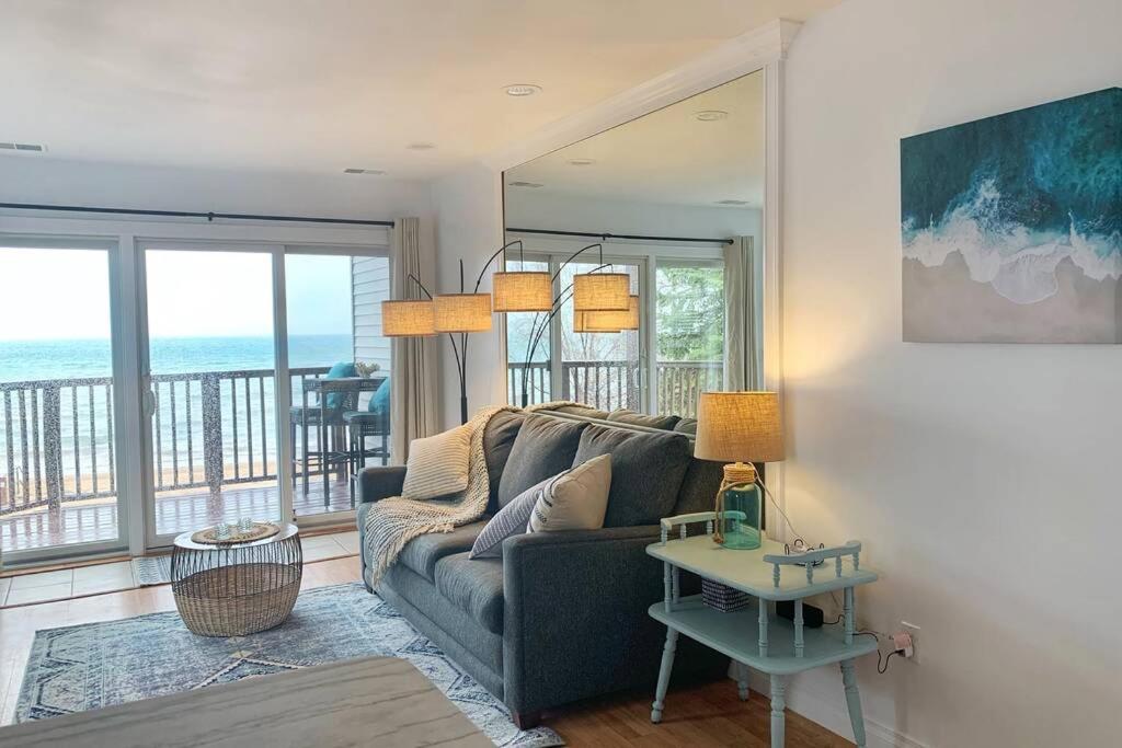 New Listing Beach Bliss 211! Stunning Bay View Traverse City Exterior photo
