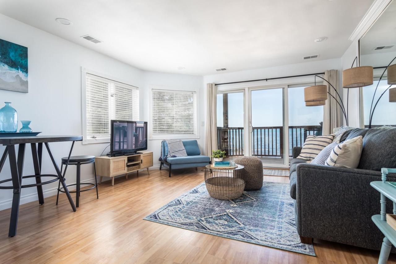 New Listing Beach Bliss 211! Stunning Bay View Traverse City Exterior photo